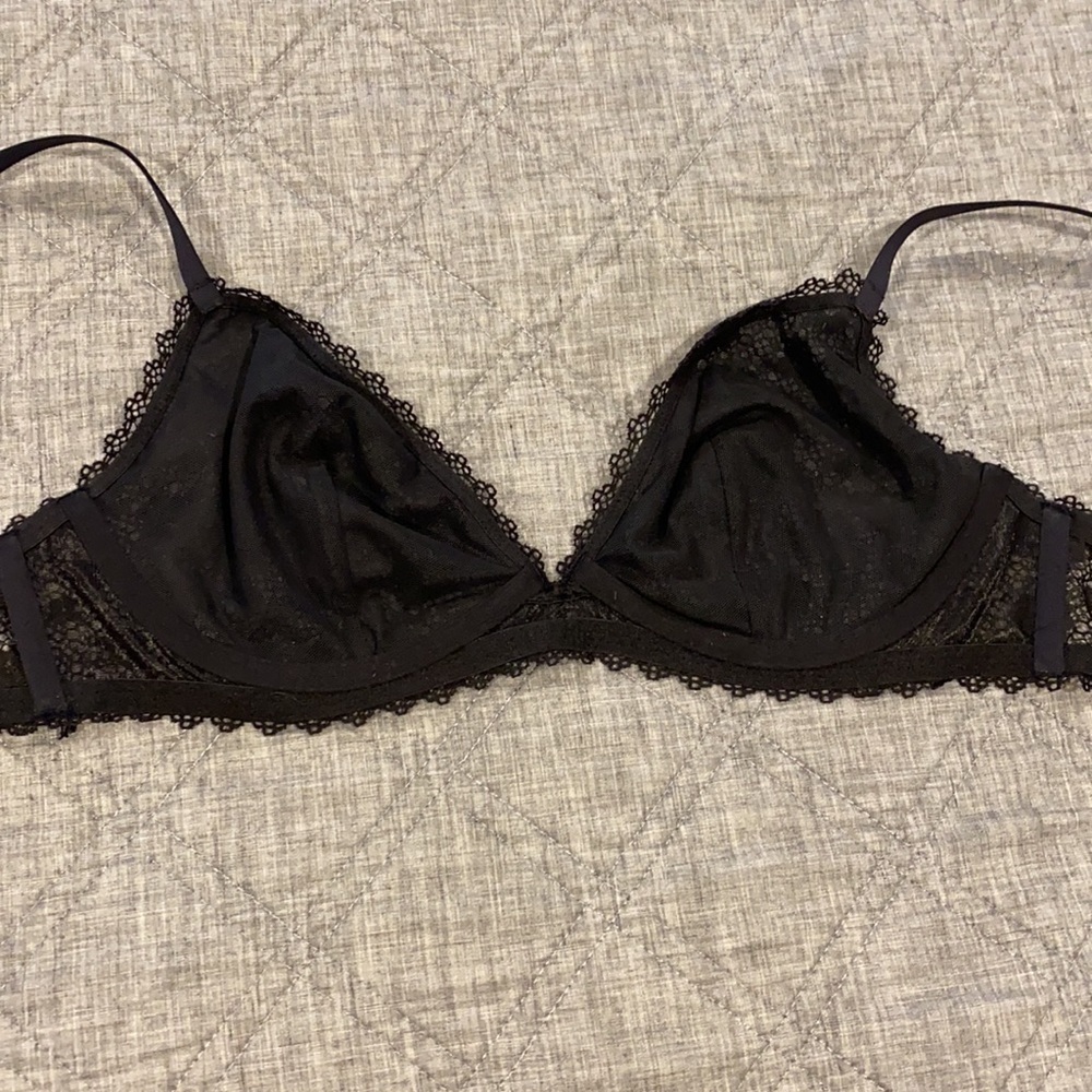 EUC Victoria’s Secret Black Lace Bralette - Picture 7 of 13